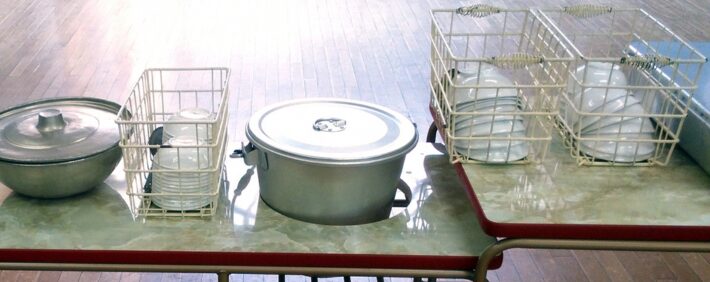 給食の配膳