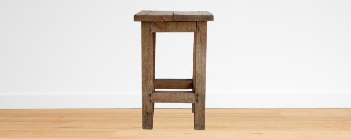 ⑤なぜ背もたれがない椅子があるのか?