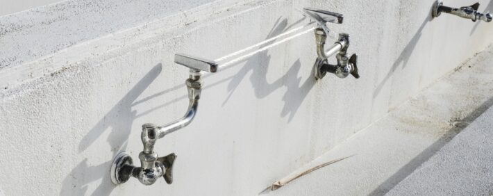 ⑯なぜプールに目洗い蛇口があったのか?