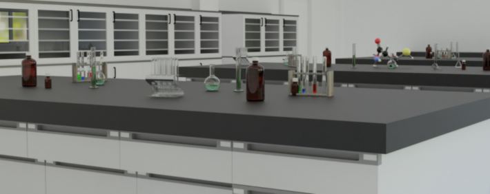 なぜ理科室の机は黒いのか？2つの理由を解説